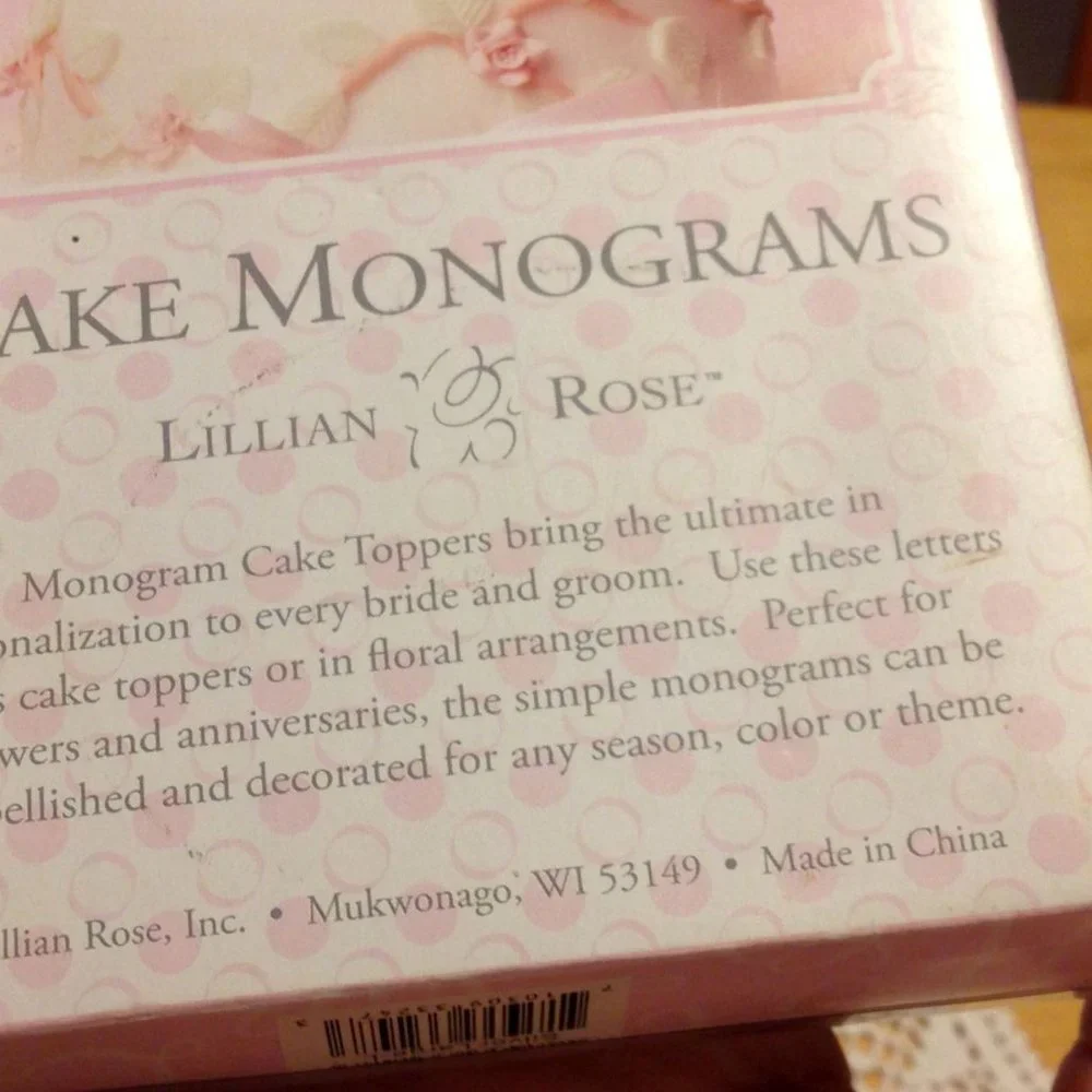 Cake Decoration - Lillian Rose cake monogram, letter L